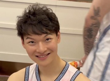 百家乐-王哲林打趣：明年全明星我也要当扣篮王，三分大赛也可以参加